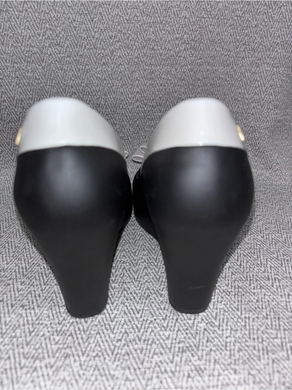 Melissa queen black